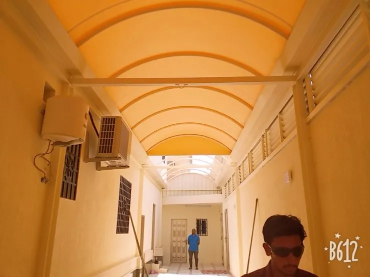 تركيب مظلات لكسان في حي العليا بالرياض