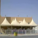 تركيب مظلات المساجد والمشاريع في حي العقيق بالرياض