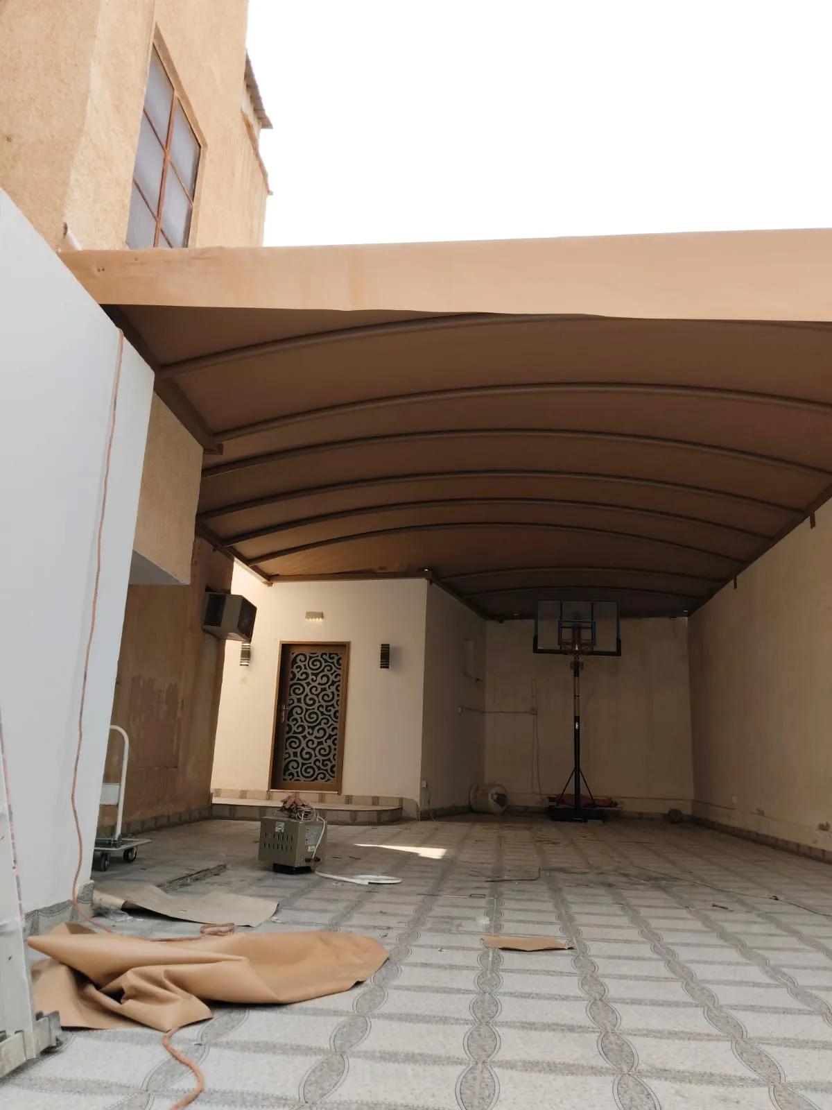 اشكال وتركيب مظلات حديثة ل2026 في الرياض