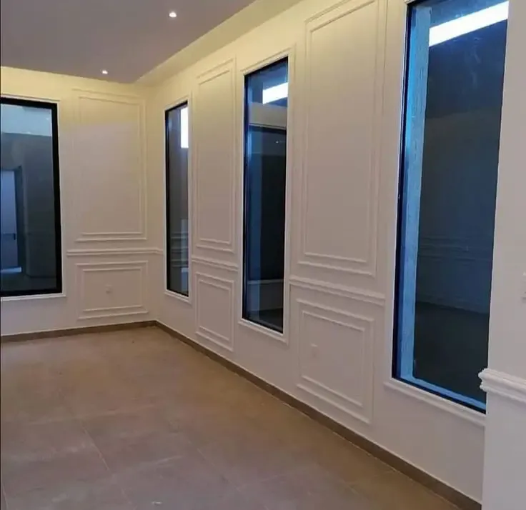 مقاول لخدمات المقاولات العامة ورق الجدران الفاخر بالرياض 