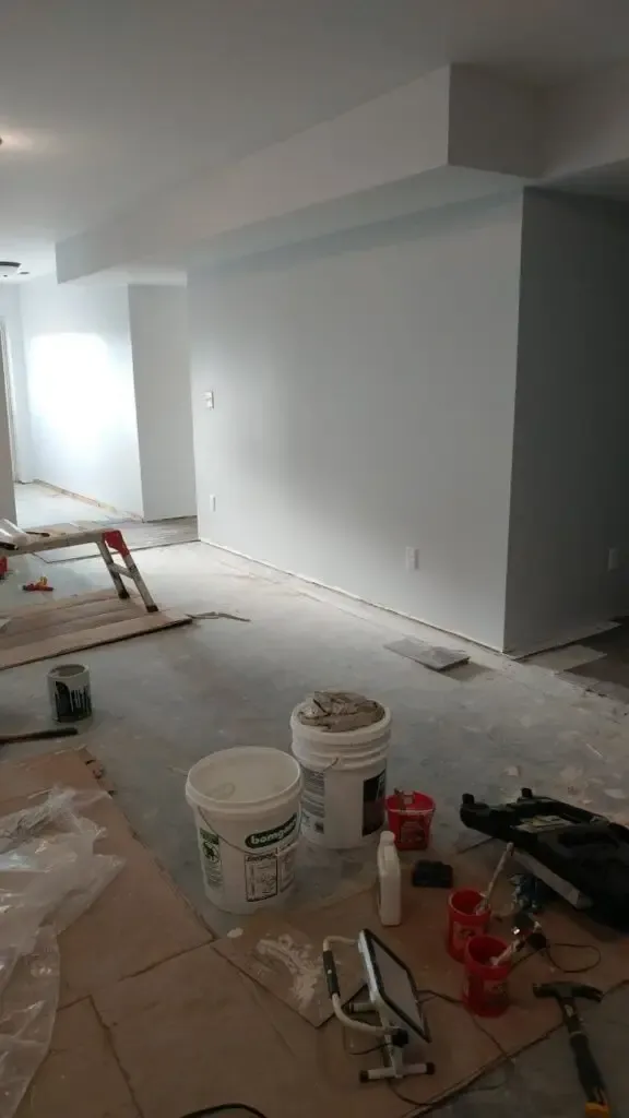 مقاول لخدمات المقاولات العامة ورق الجدران الفاخر بالرياض 