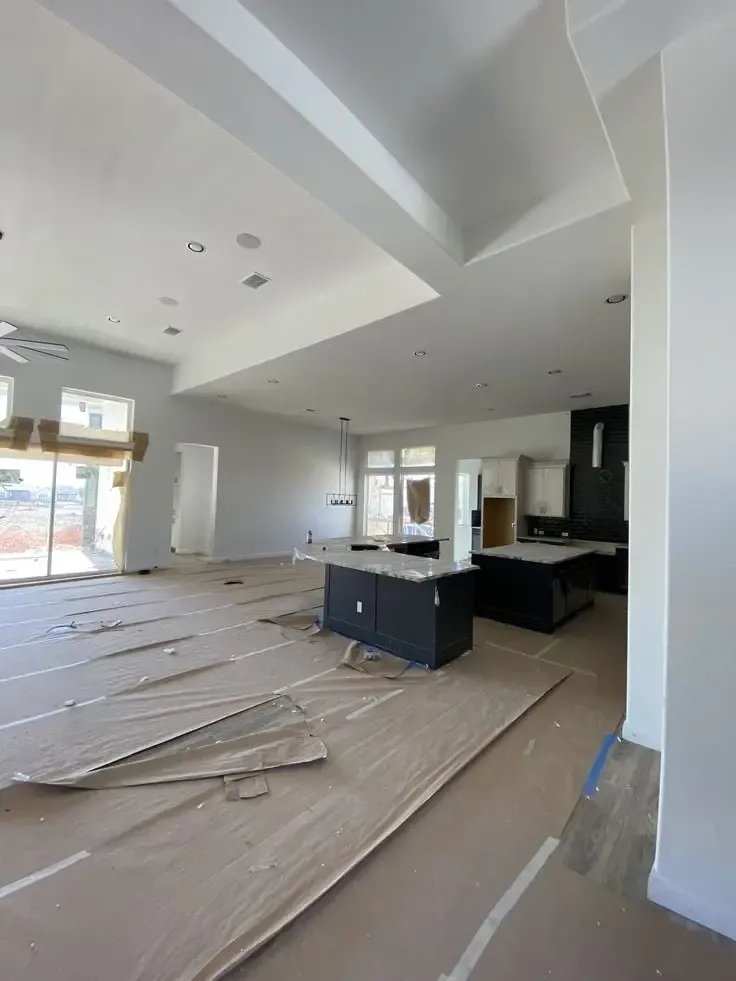 مقاول لخدمات المقاولات العامة ورق الجدران الفاخر بالرياض 