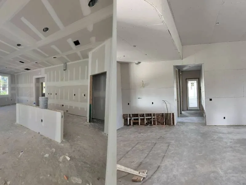 مقاول  ديكورات الجدران متخصص بالمباني والفلل حي النخيل