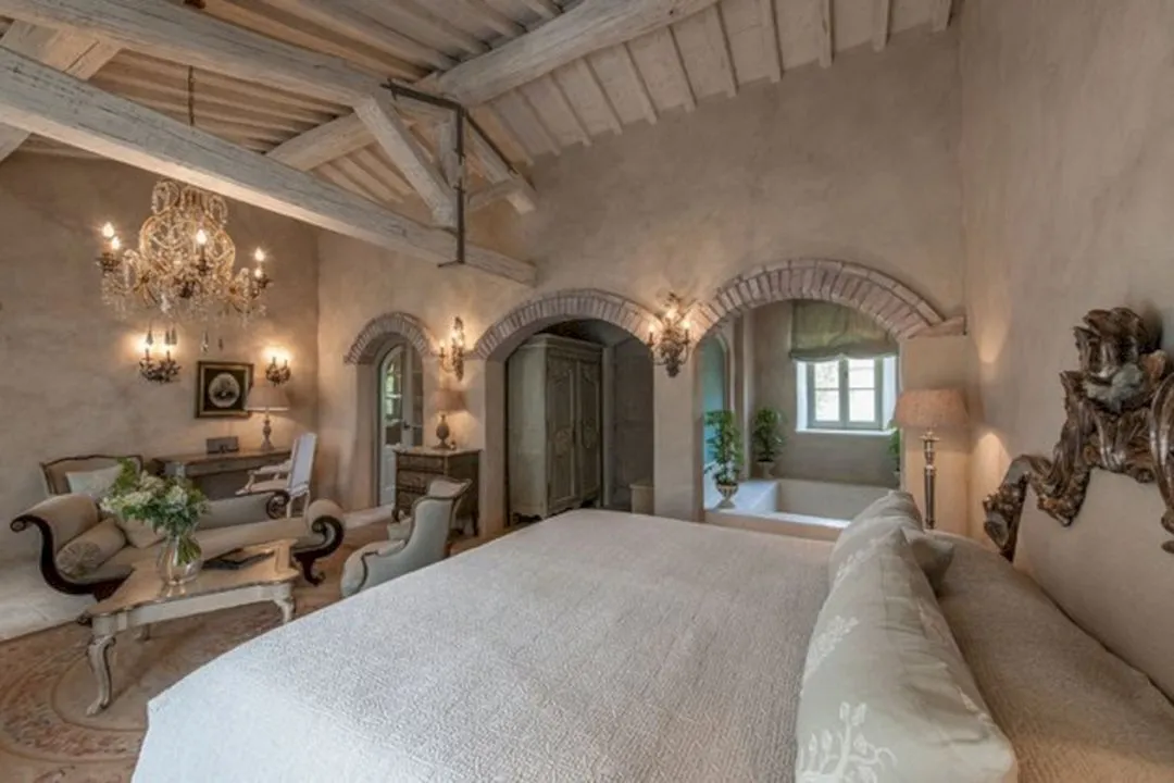 أحدث دهانات ورق الجدران بالرياض في 2026 بين الهدوء والجرأة