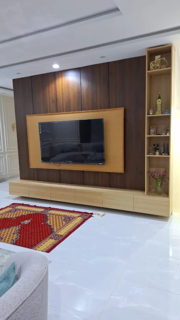 معلم دهانات وديكورات فوم وبديل الشيبورد ودواليب حي الروضة