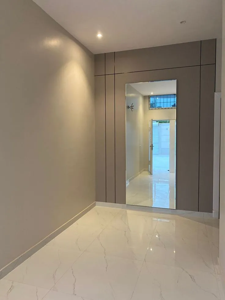 معلم دهانات وديكورات فوم وبديل الشيبورد ودواليب حي الروضة