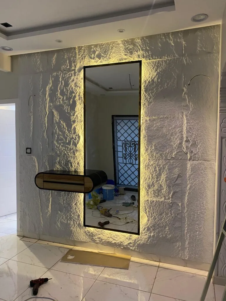 معلم دهانات وديكورات فوم وبديل الشيبورد ودواليب حي الروضة