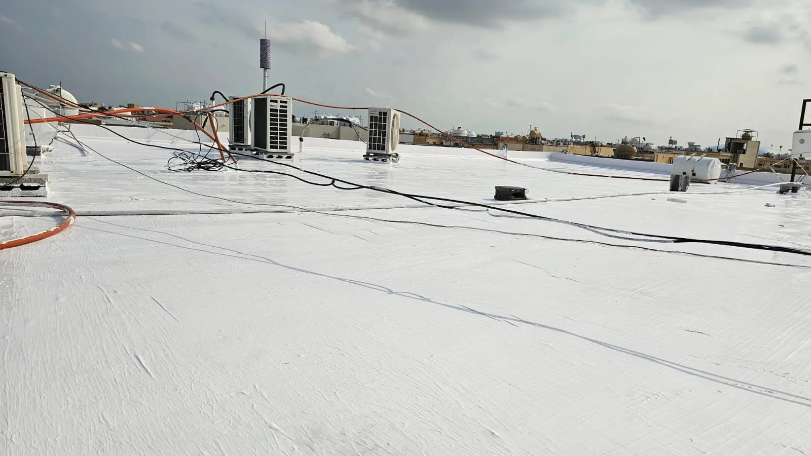 افضل معلم دهانات وعوازال أسطح المنازل حي الملك فهد بالرياض 