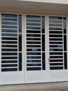 حداد متنقل:لتركيب الأبواب والشبابيك بحي الملك فهد وحي العارض