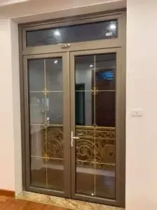 حداد متنقل:لتركيب الأبواب والشبابيك بحي الملك فهد وحي العارض