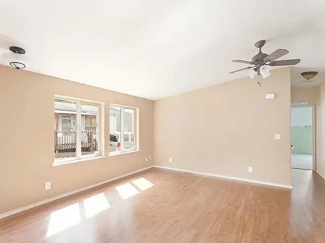 فني دهانات وديكورات في شمال الرياض0531814963:لتجديد منزلك 