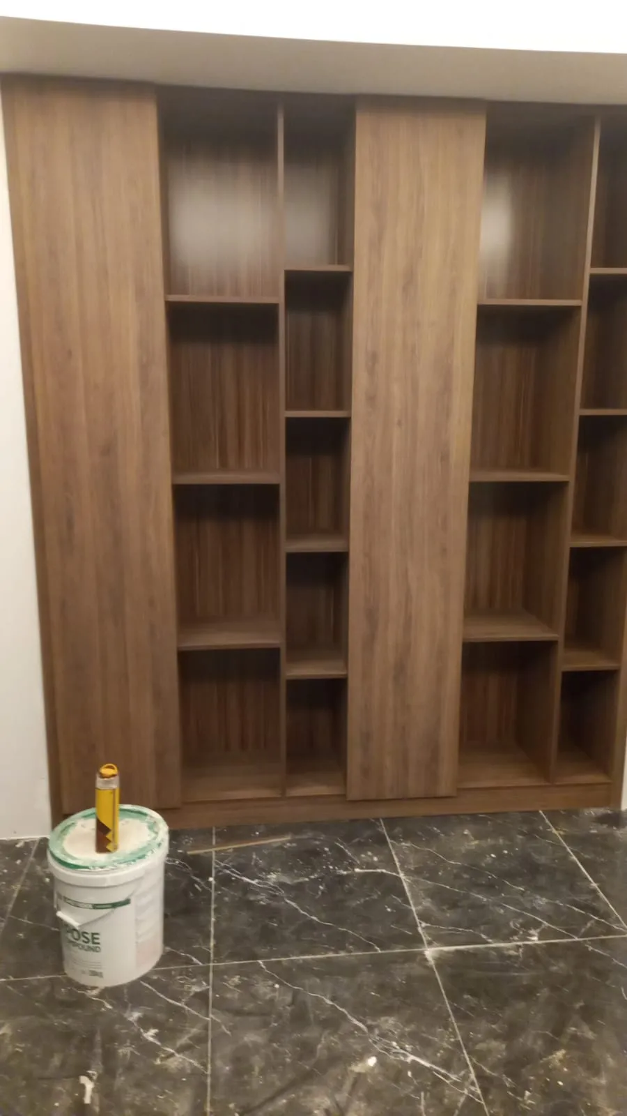 أفضل معلم ديكورات دواليب وجدران بحي العارض:تصاميم مودرن 2026