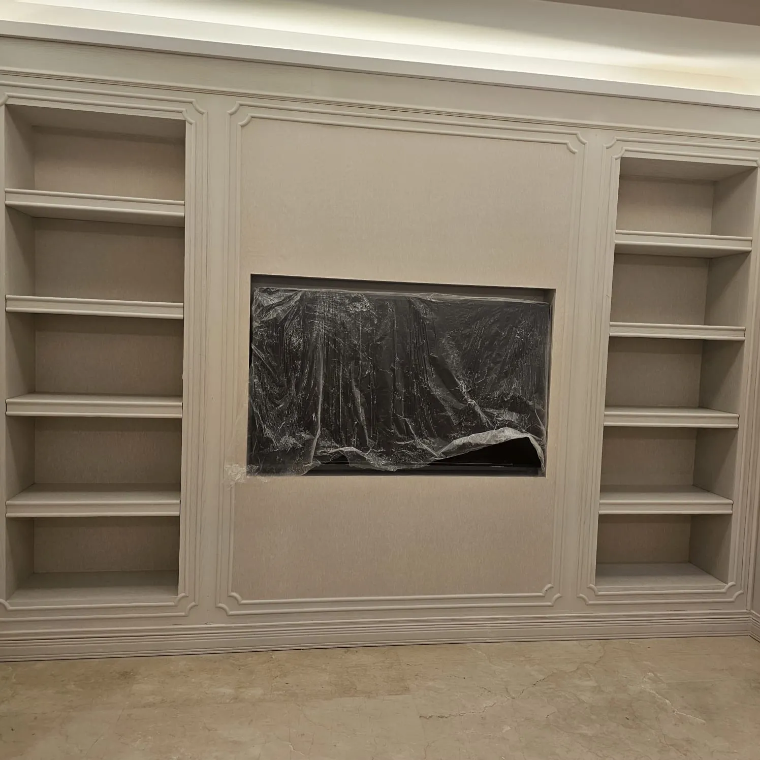 أفضل معلم ديكورات دواليب وجدران بحي العارض:تصاميم مودرن 2026