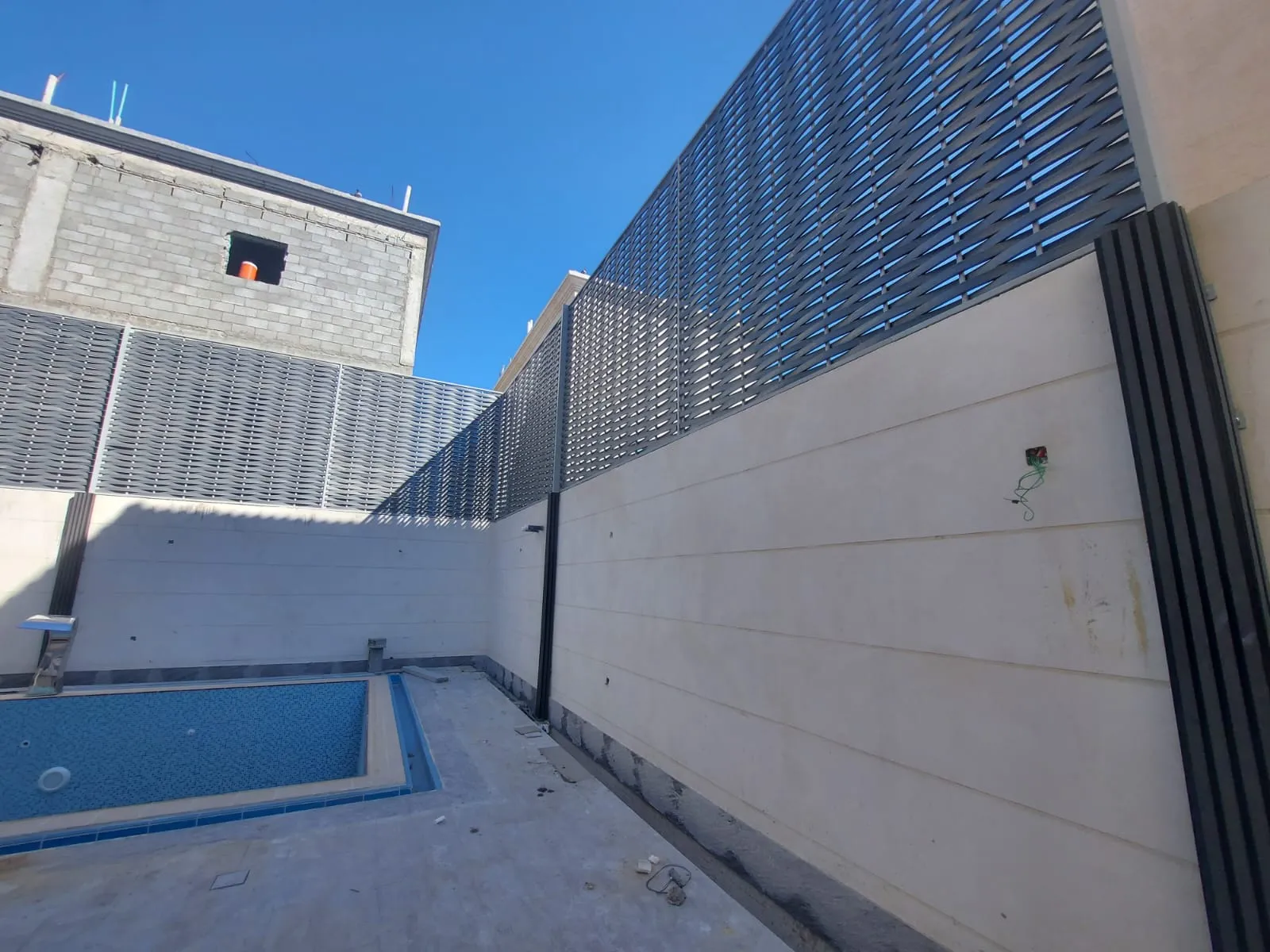 سواتر حديد في حي العارض بأسعار مخفضه وبتصاميم حسب الطلب