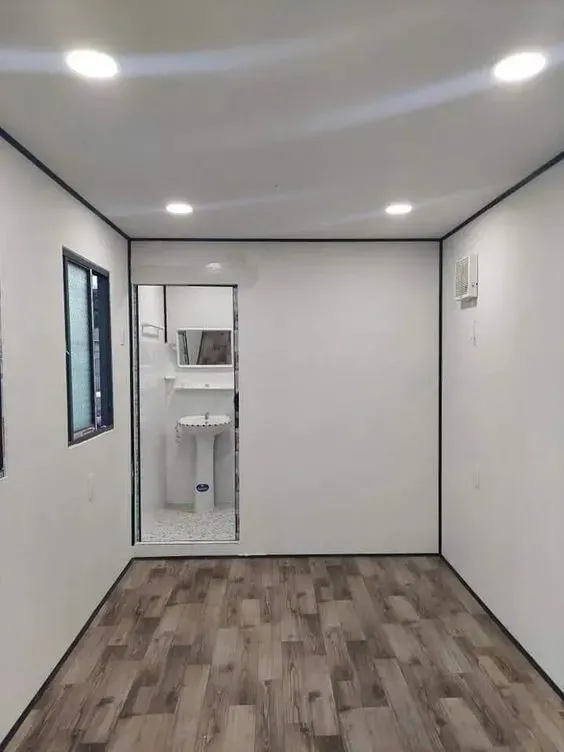 ملاحق ساندوتش بانل بحي العارض ليل الشامل للتكلفة، المميزات