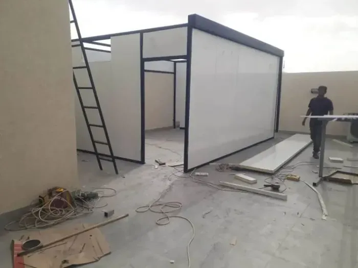 ملاحق ساندوتش بانل بحي العارض ليل الشامل للتكلفة، المميزات