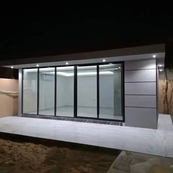 ملاحق ساندوتش بانل بحي العارض ليل الشامل للتكلفة، المميزات