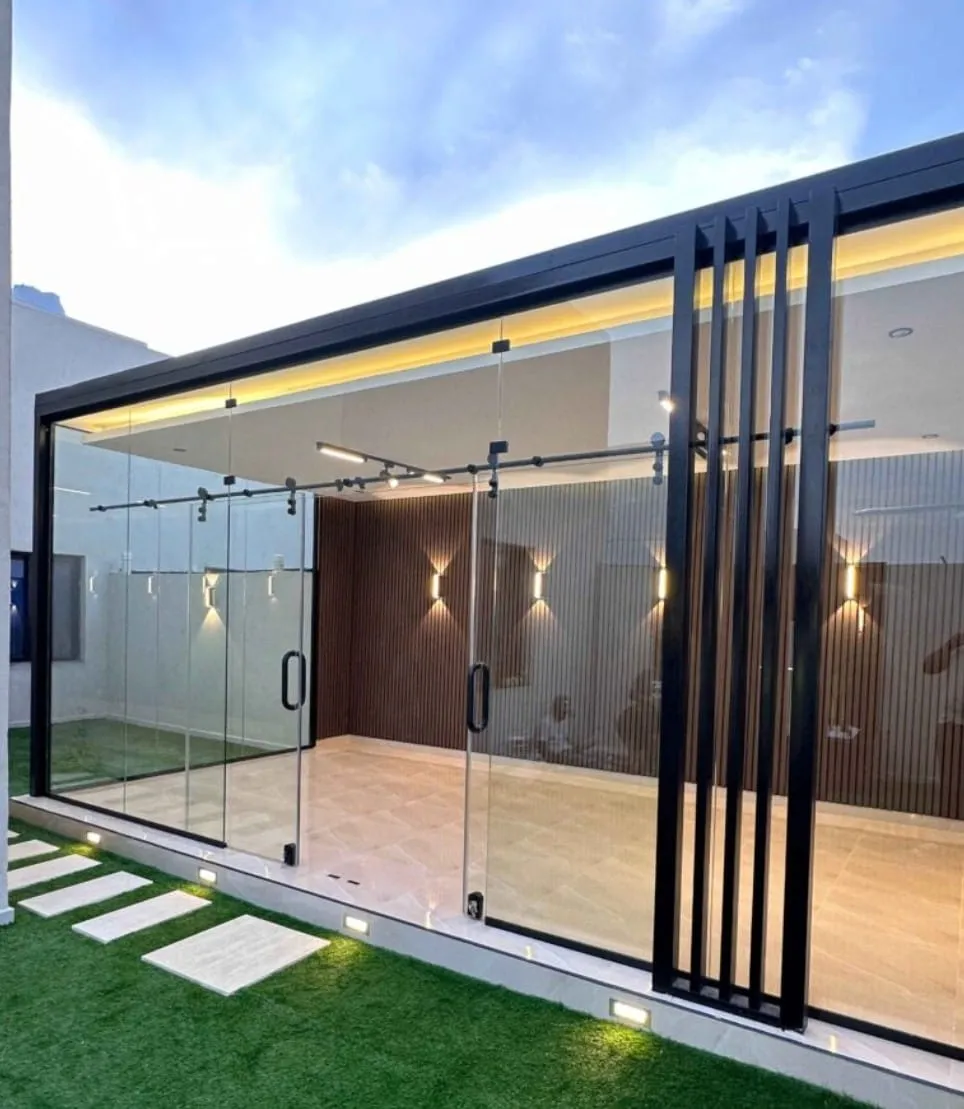 مجالس زجاجية وملاحق خارجيه فخمة بشمال الرياض:تصاميم عصرية 