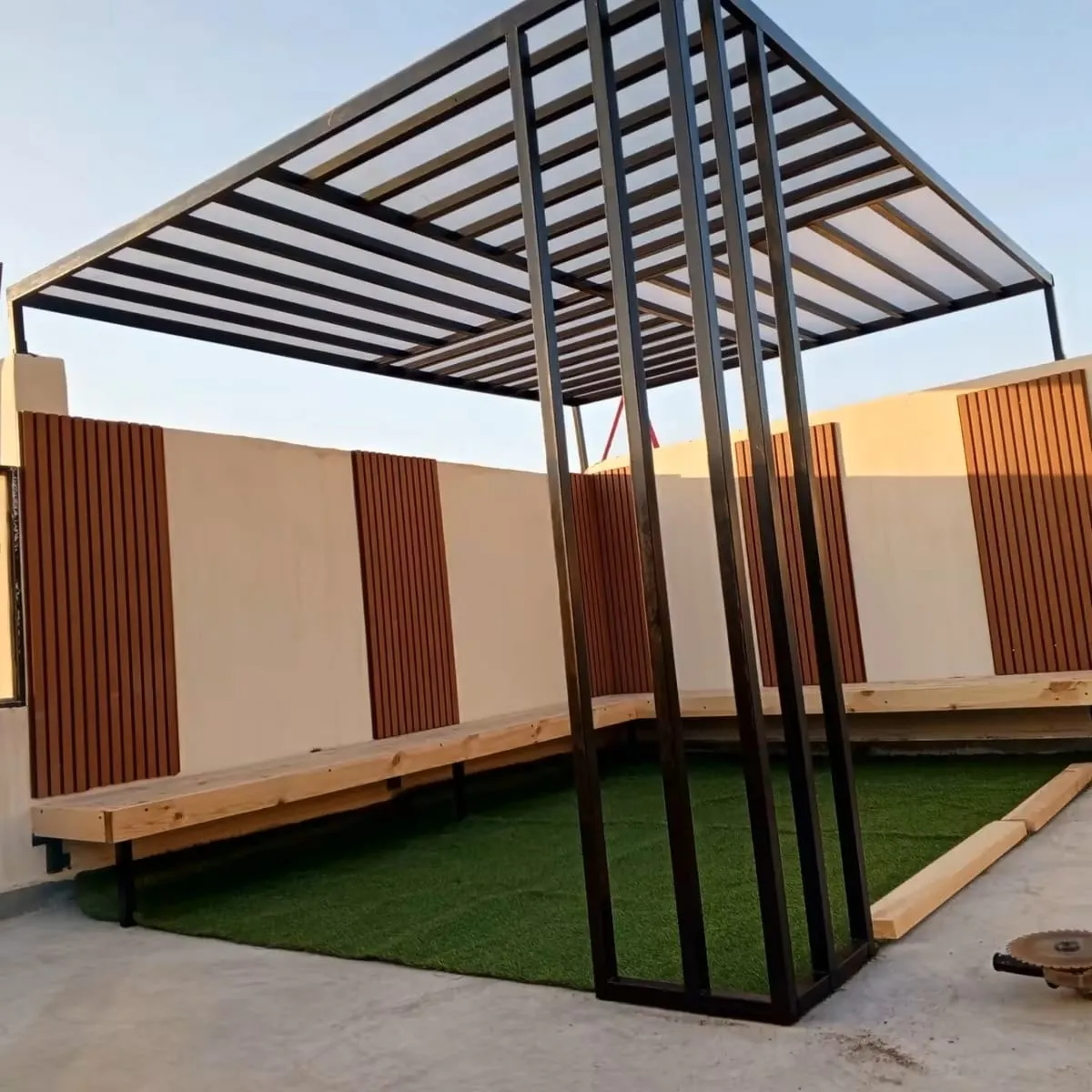 حدادتركيب برجولات حديد للأحواش حي الملقا:أفضل التصاميم