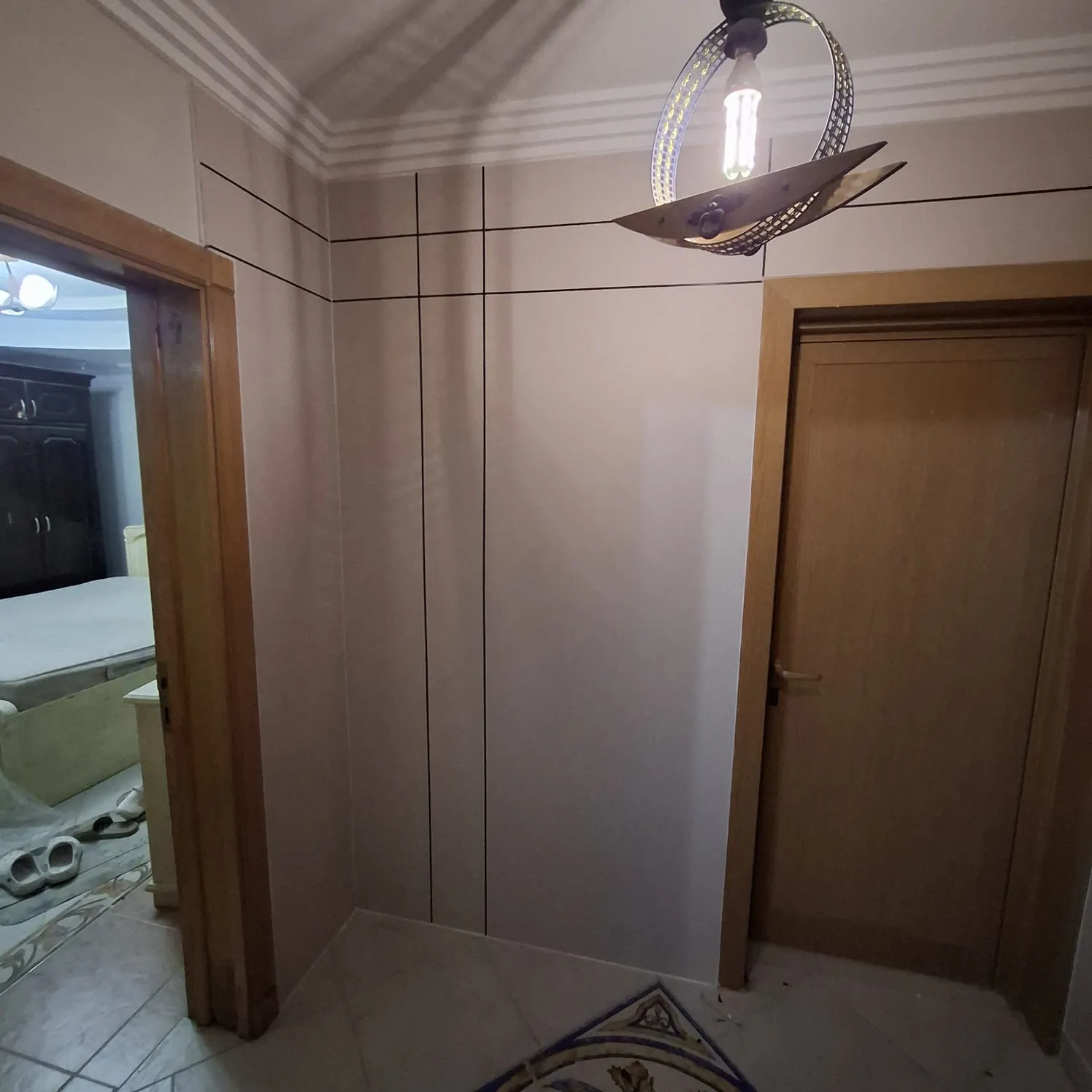 معلم ورق جدران في الرياض